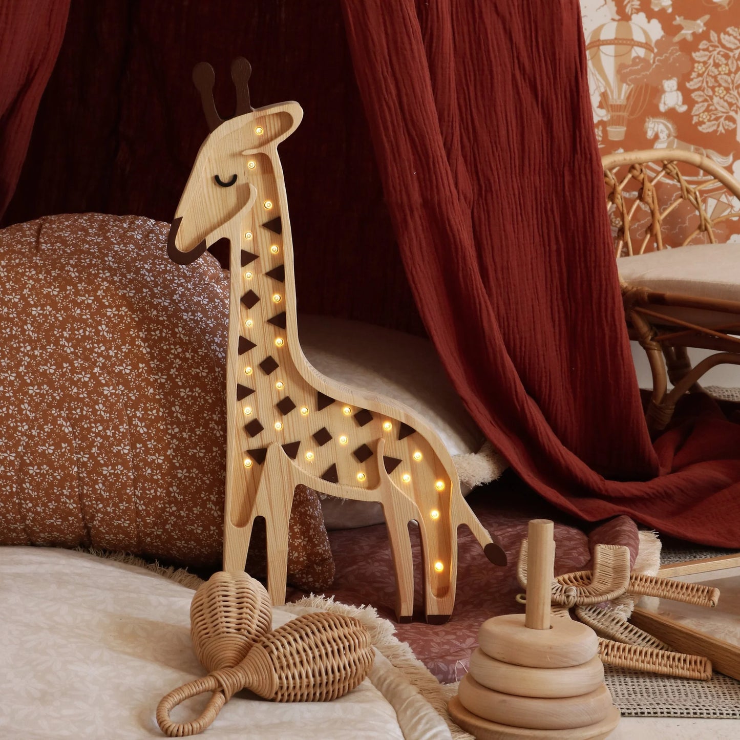 Little Lights Lamp Giraffe Serengeti Wood