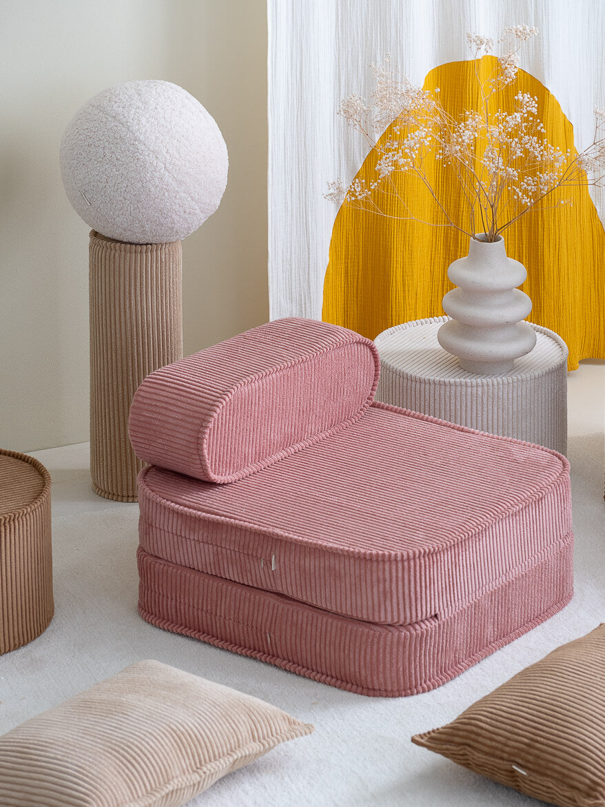 Wigiwama Pink Mousse Flip Chair