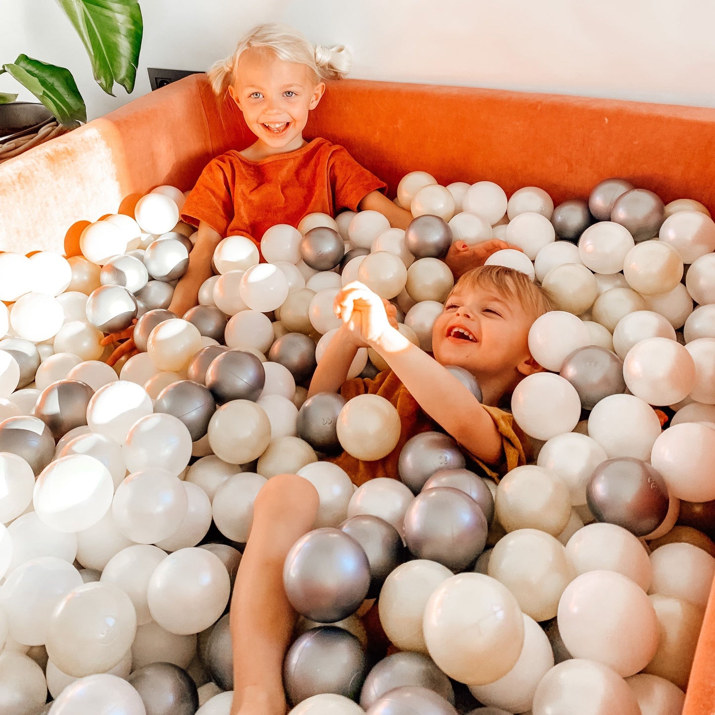 Soft Velvet Rest Ball Pool &bull; Square 110x110x40 cm